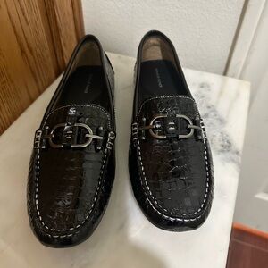 New women Black Donald Pliner Loafers